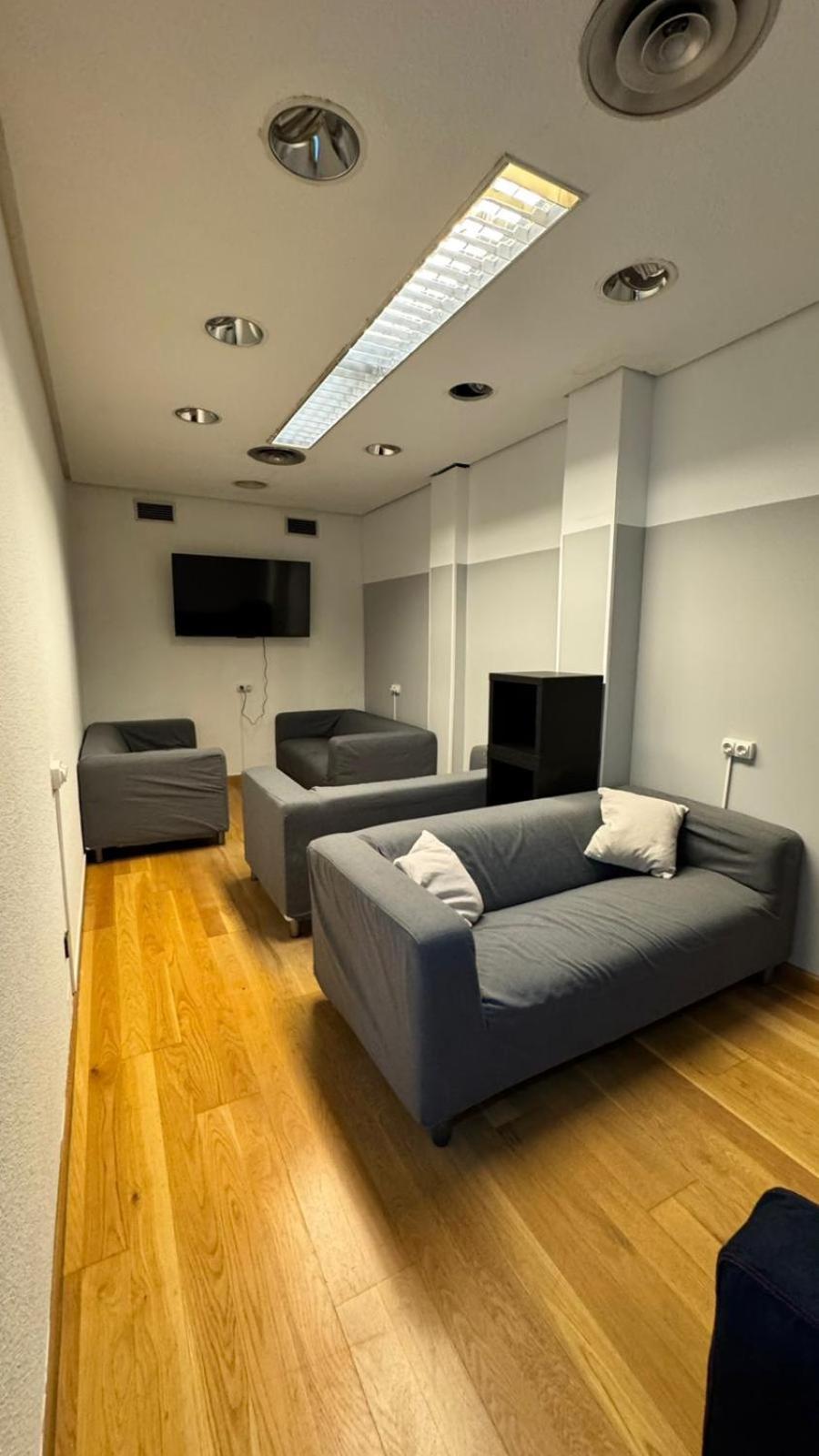Hostel Puerta Del Angel Madrid Exteriör bild